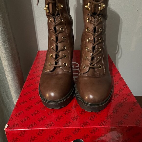Gently used GUESS Gandy Brown Leather Lace Up Combat Boots Size 10 - Picture 2 of 4
